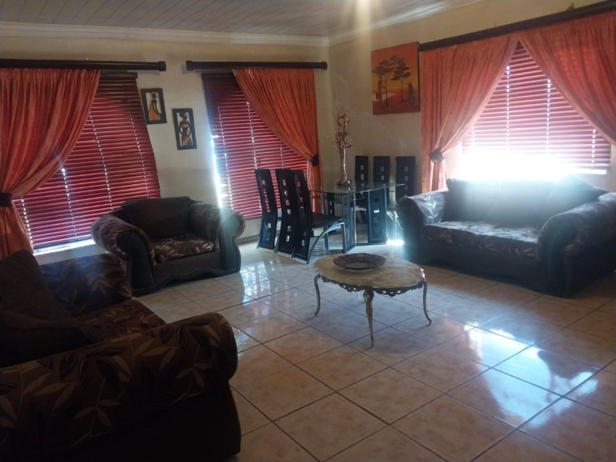 5 Bedroom Property for Sale in Rykmanshoogte Free State